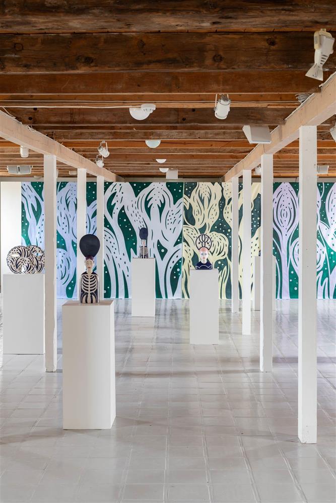 Utstillinga Eit anna landskap / Another Landscape, teinkning, skulptur og måleri av Robin Danielsson, 2024 - Klikk for stort bilete